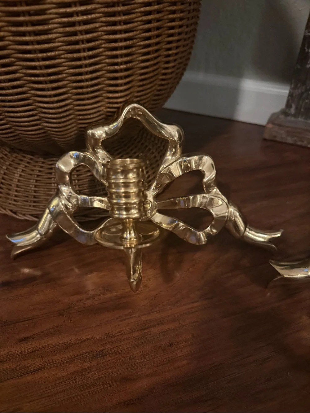 GORGEOUS HOLLYWOOD REGENCY OLD FRENCH CANDLE HOLDERS SCONCES PAIR OF BOWS BRASS